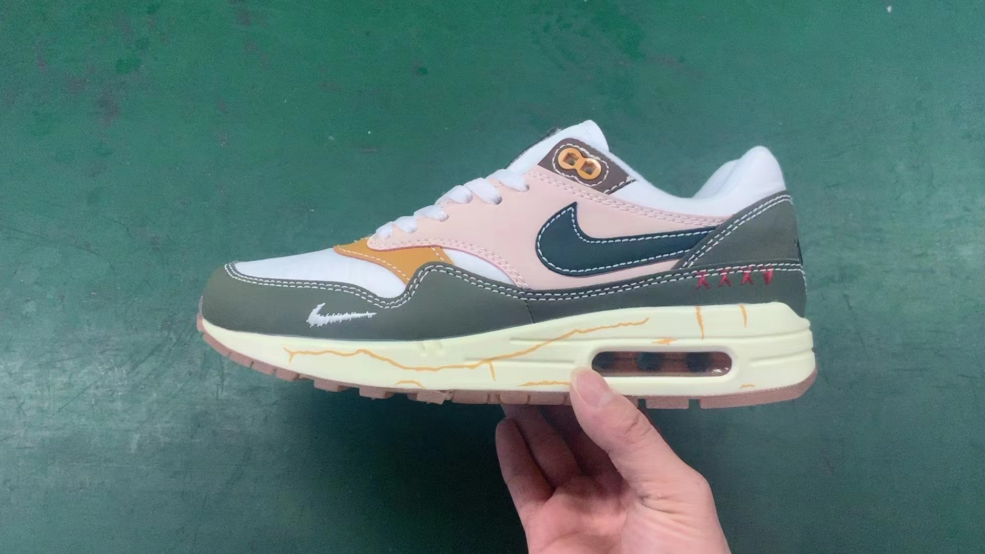Nike Air Max 1