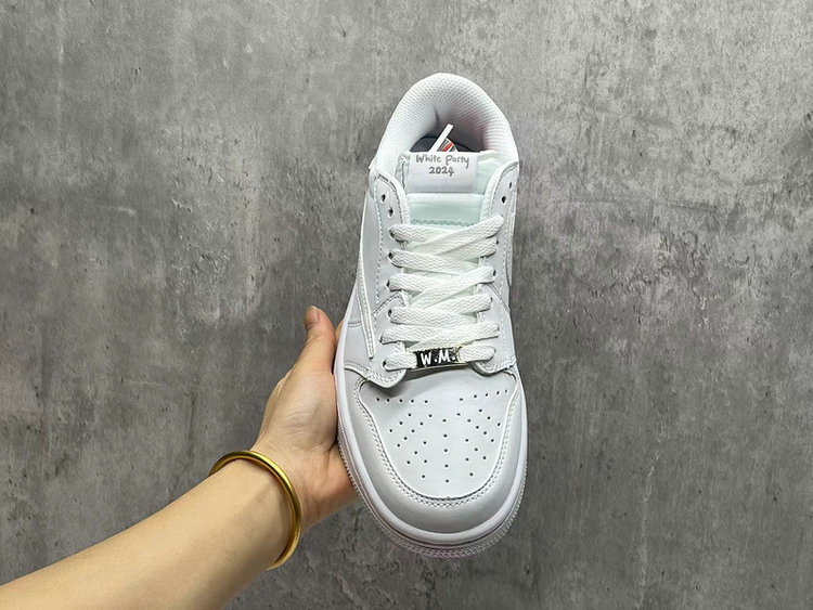 Air Jordan 1 Low