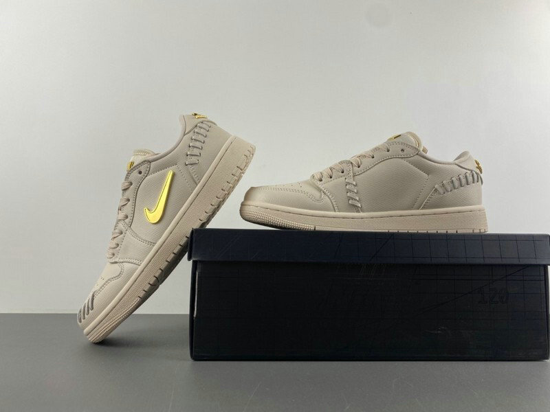 Air Jordan 1 Low
