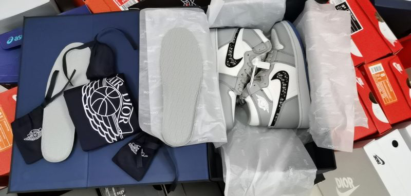Air Jordan 1 High Dior