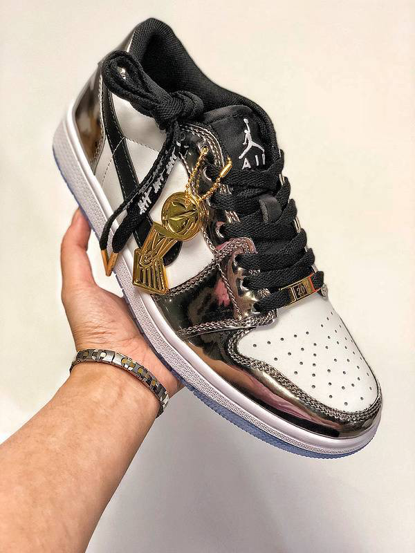 Air Jordan 1 Low