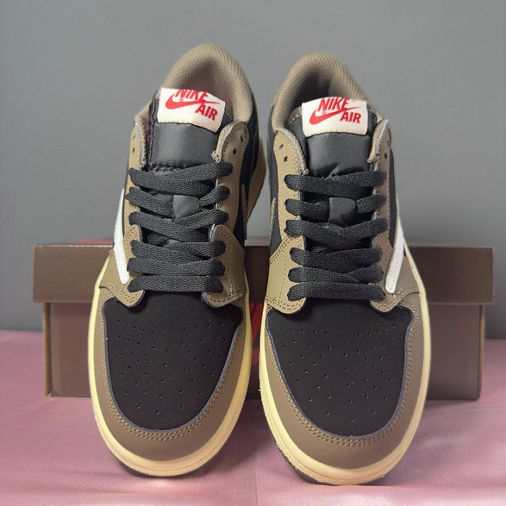 Air Jordan 1 Low Travis Scott
