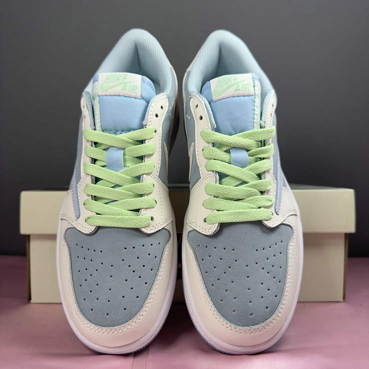 Air Jordan 1 Low Travis Scott