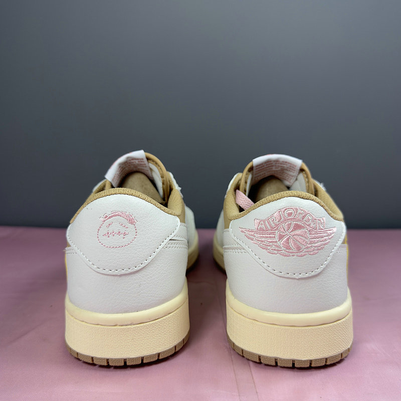 Air Jordan 1 Low Travis Scott