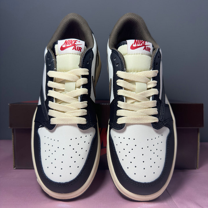 Air Jordan 1 Low Travis Scott