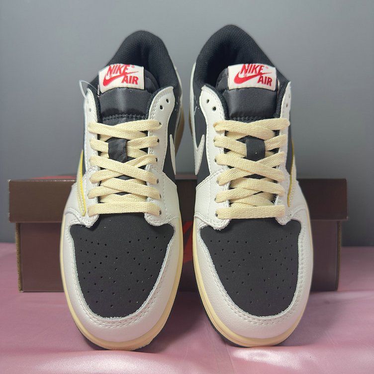 Air Jordan 1 Low Travis Scott