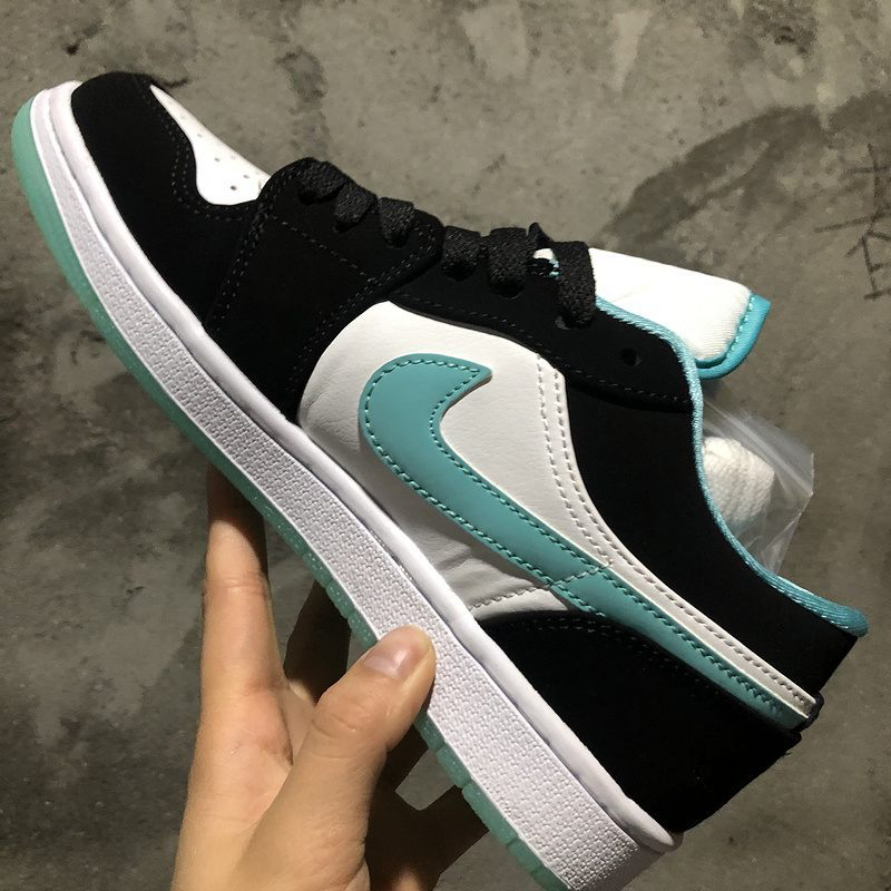 Air Jordan 1 Low
