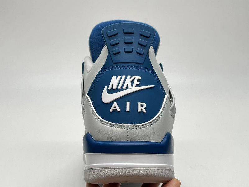 Air Jordan 4