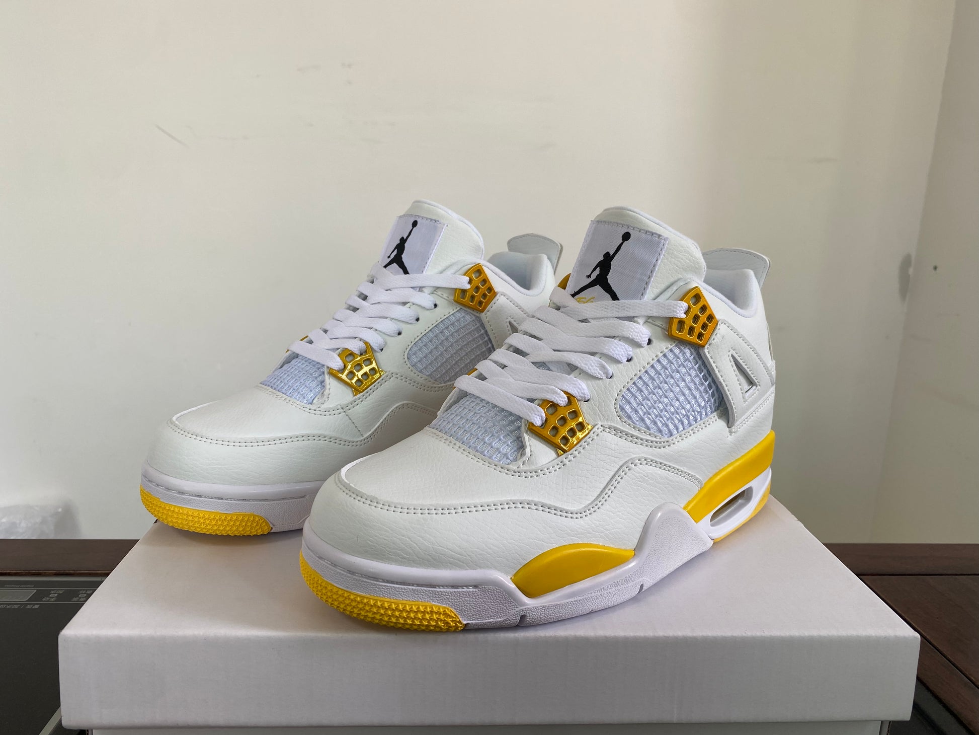 Air Jordan 4