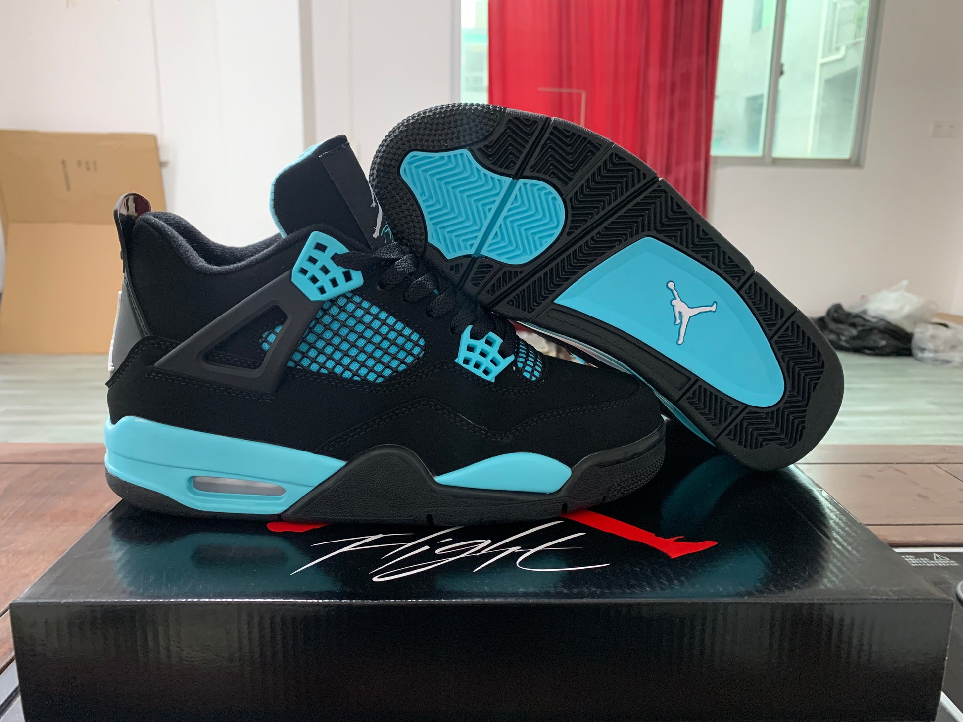 Air Jordan 4