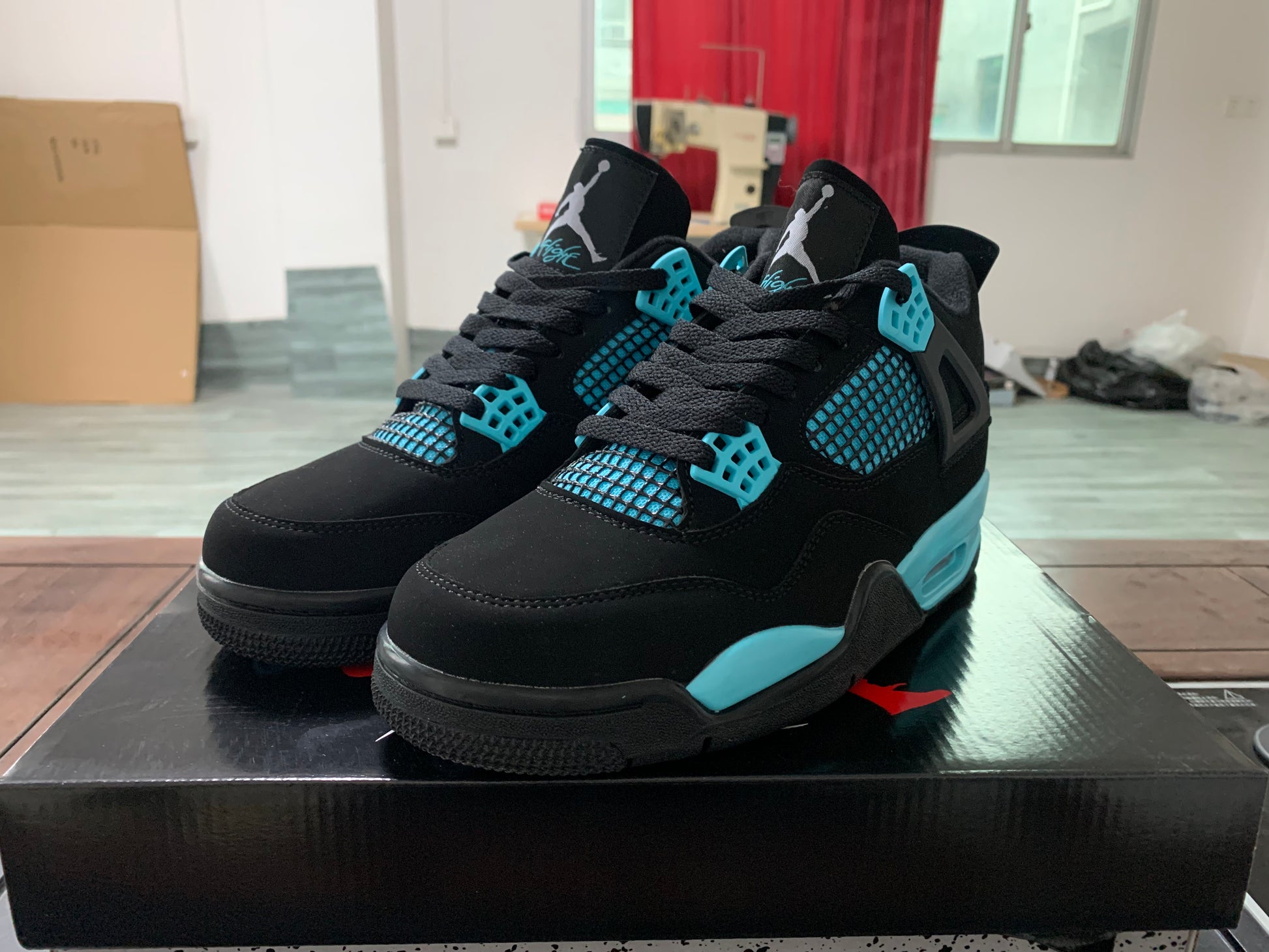 Air Jordan 4