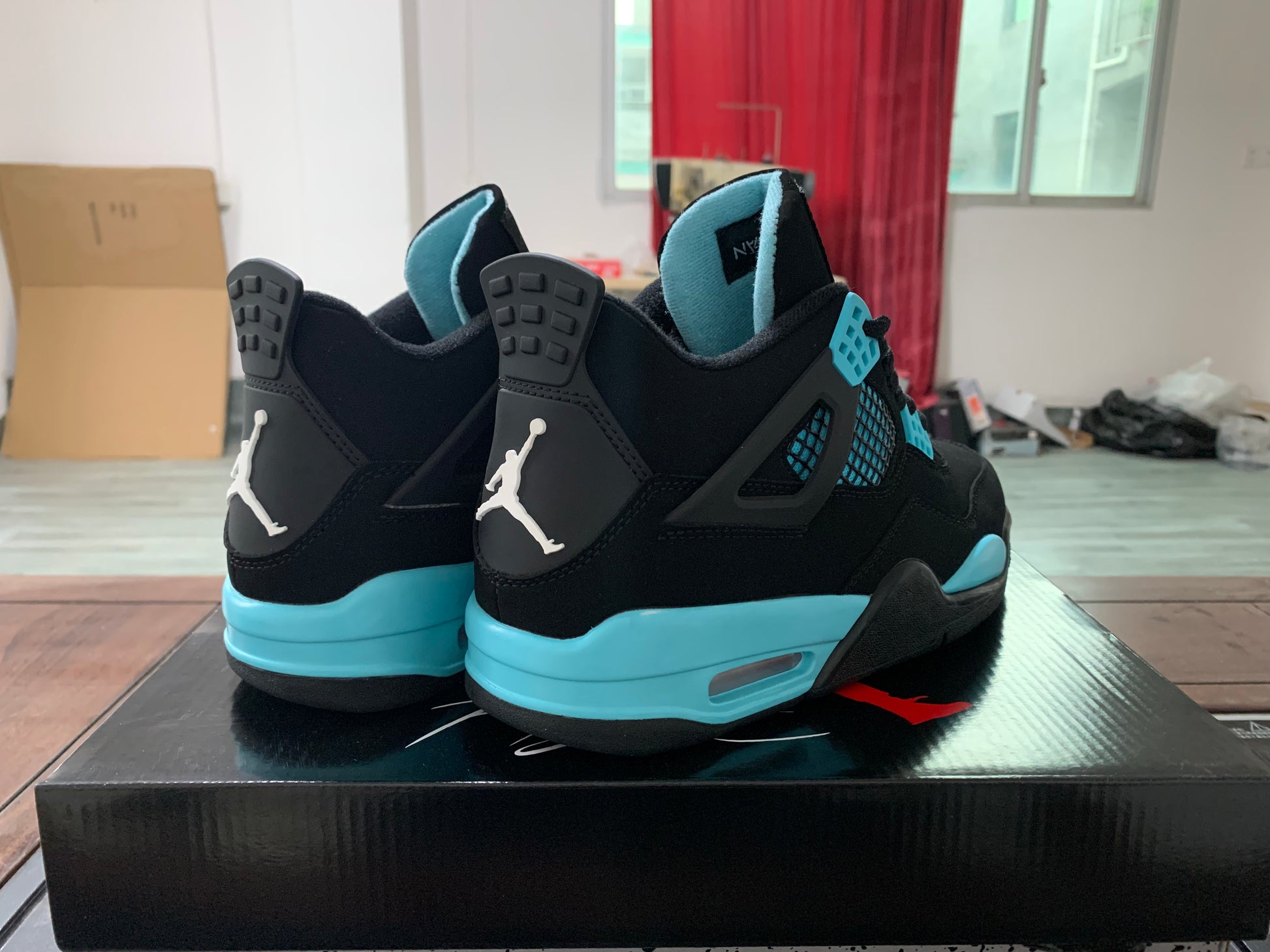 Air Jordan 4