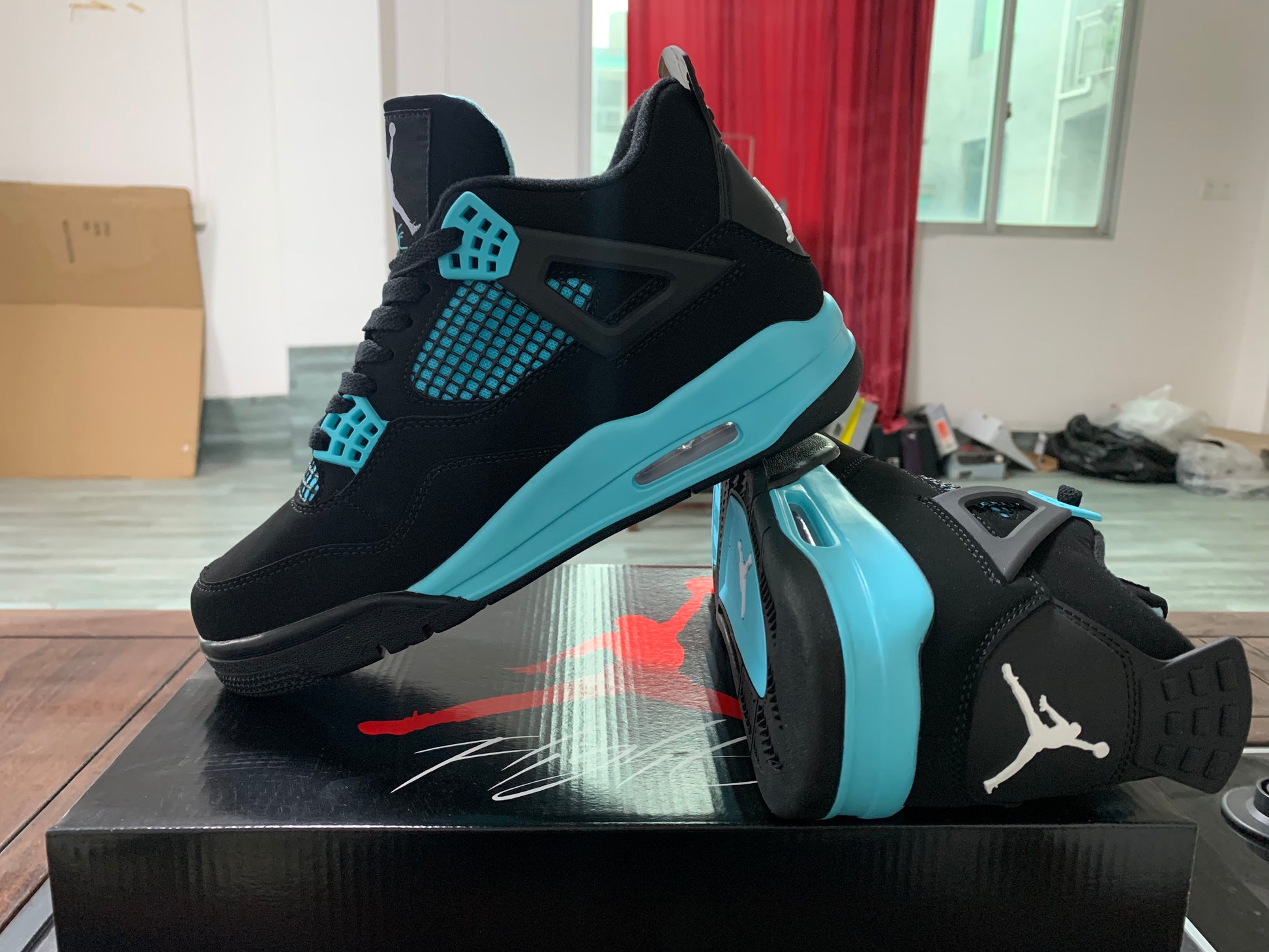 Air Jordan 4