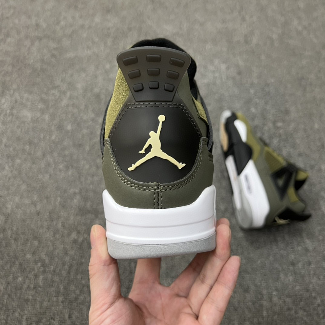 Air Jordan 4