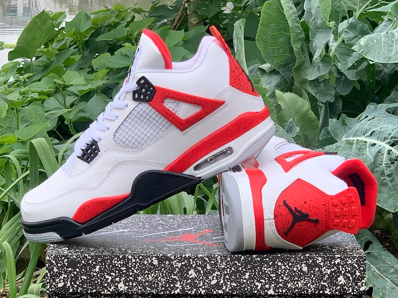 Air Jordan 4