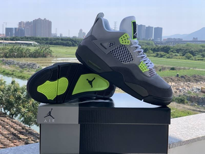Air Jordan 4