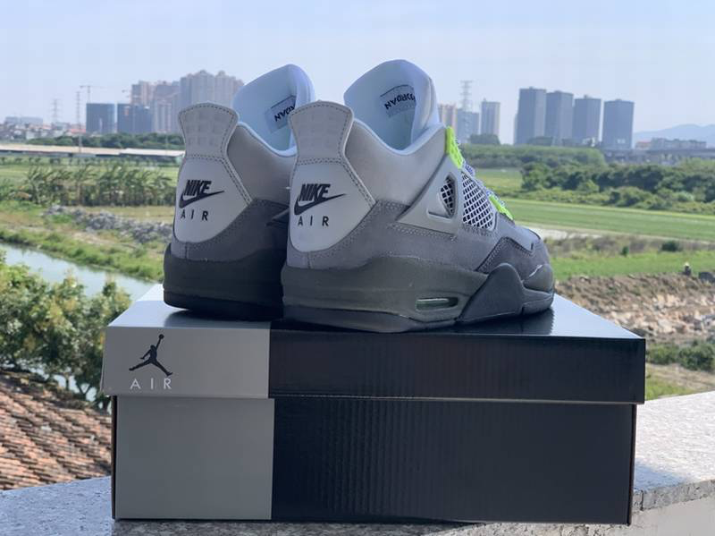 Air Jordan 4
