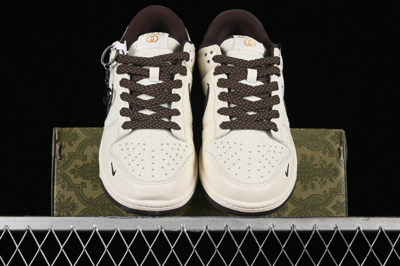 Nike Dunk SB X Stussy