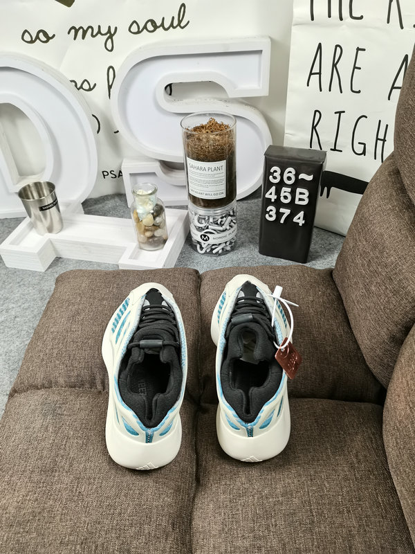 Adidas Yeezy Boost 700 V3