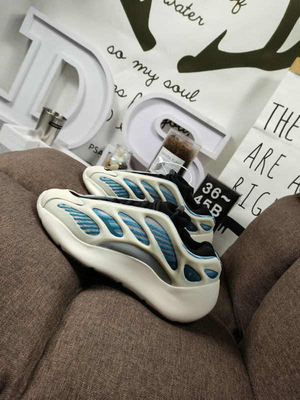 Adidas Yeezy Boost 700 V3